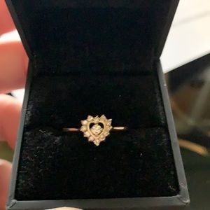 Heart shaped 10k diamond ring